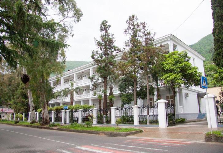 Мидель-Гагра 2* (г. Гагра)