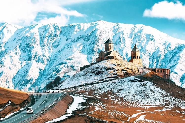 Формула Грузии: горы + море + вино