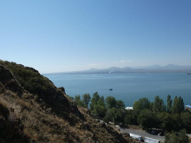 Там, где горы зеленеют — начинается настоящая Армения